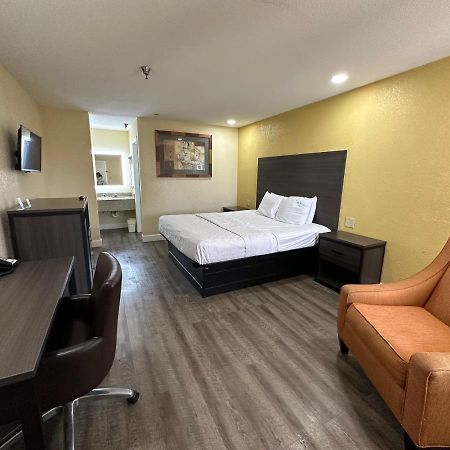 Rodeway Inn & Suites Hwy 290 Nw Houston Exterior photo