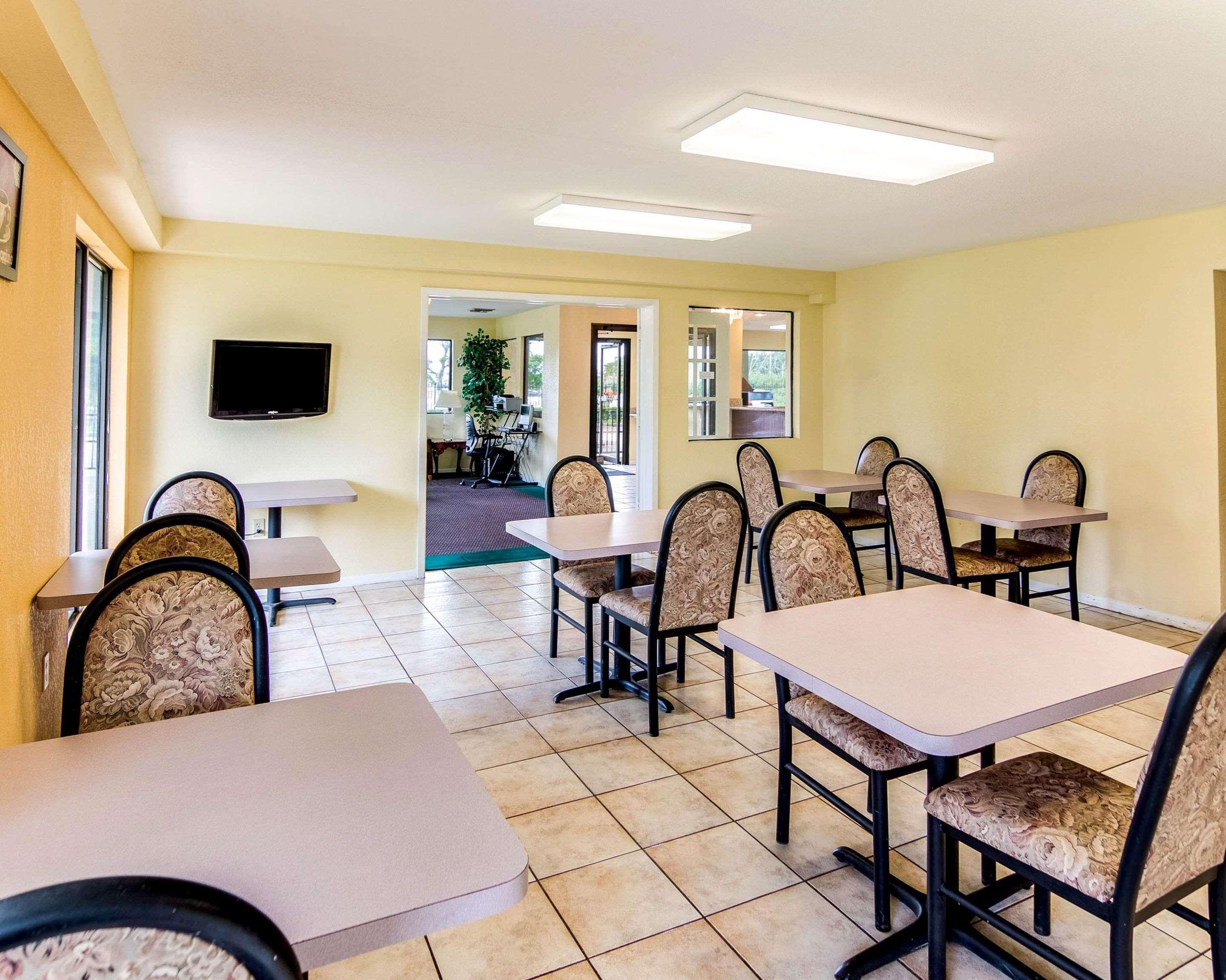Rodeway Inn & Suites Hwy 290 Nw Houston Exterior photo