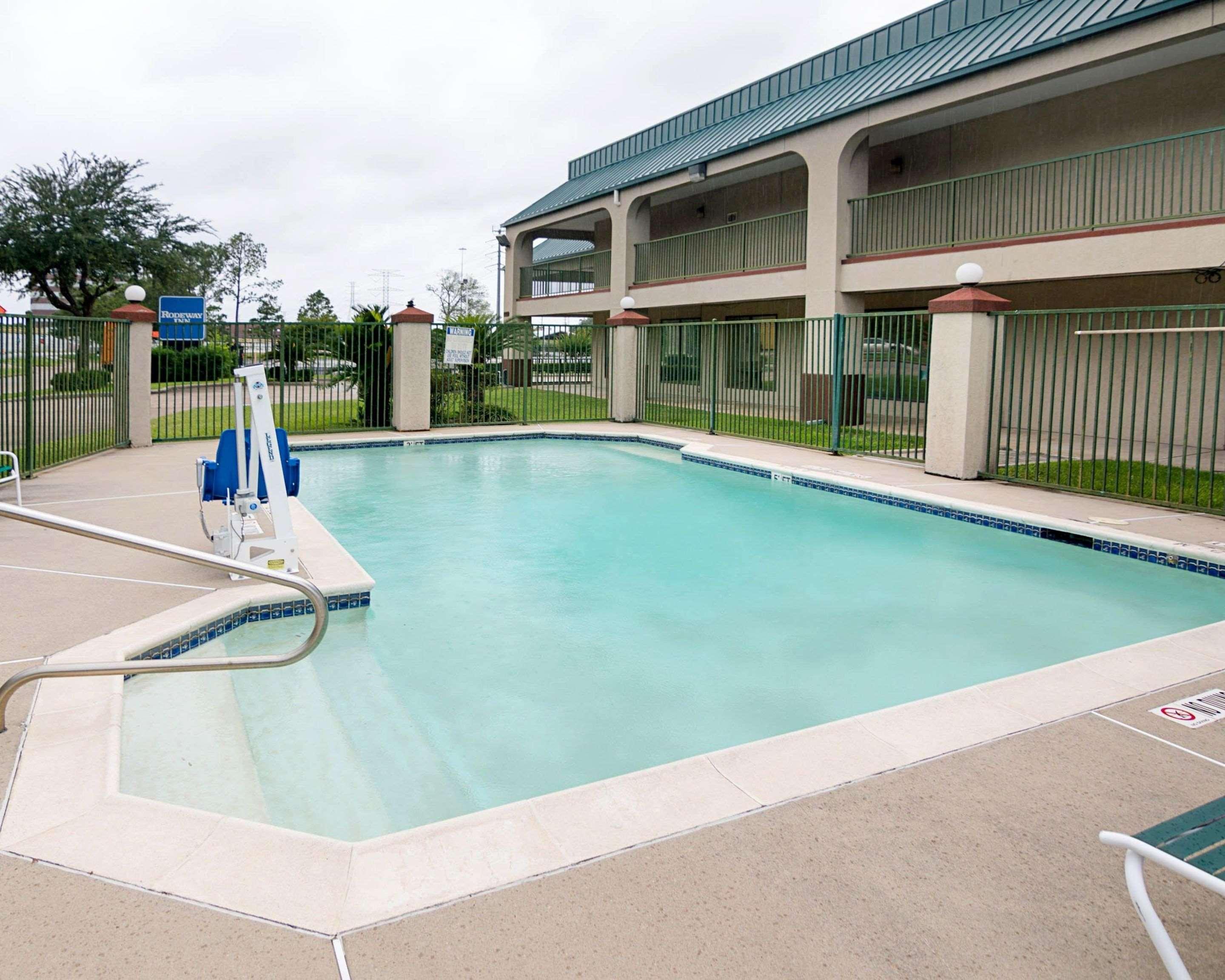 Rodeway Inn & Suites Hwy 290 Nw Houston Exterior photo