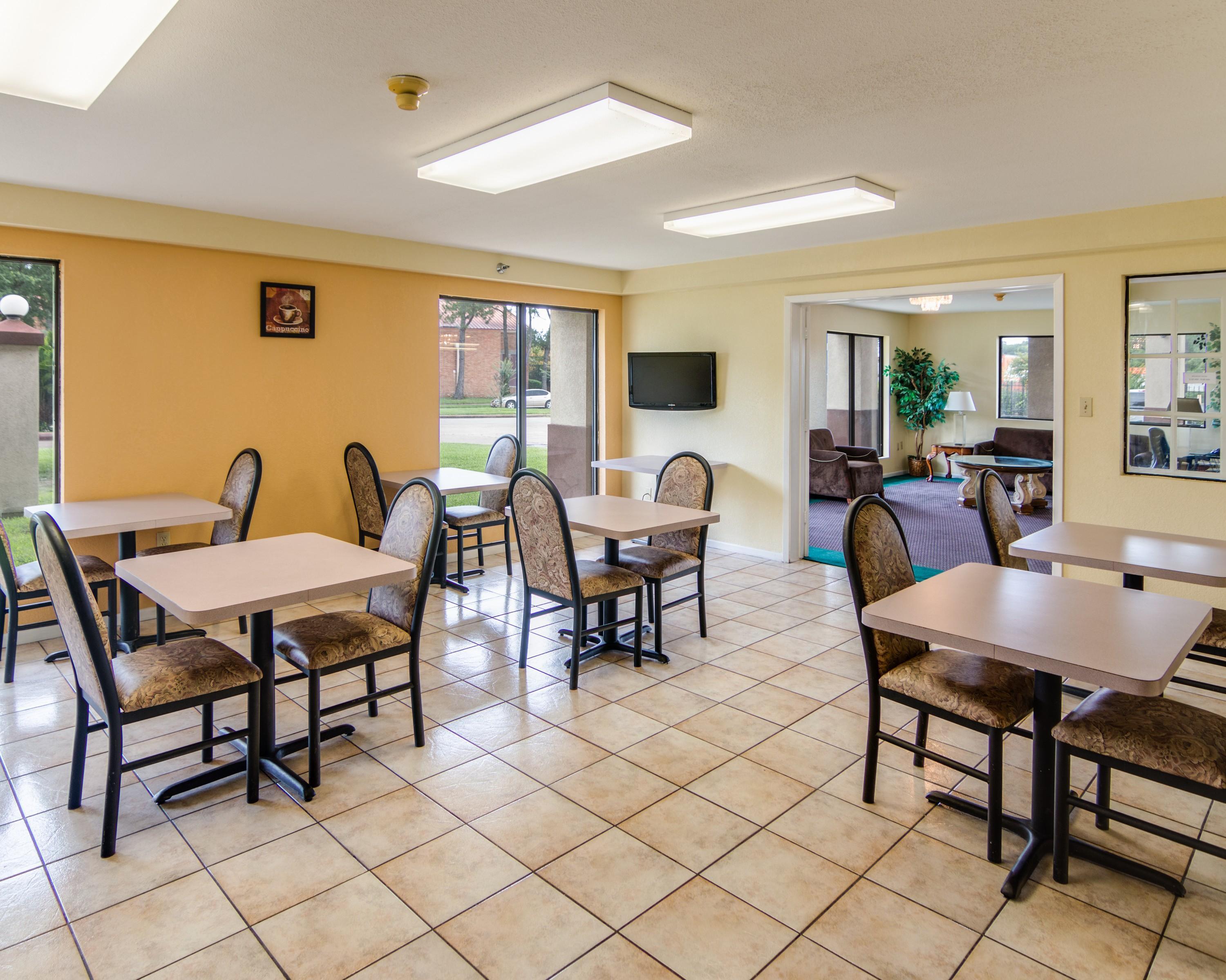 Rodeway Inn & Suites Hwy 290 Nw Houston Exterior photo