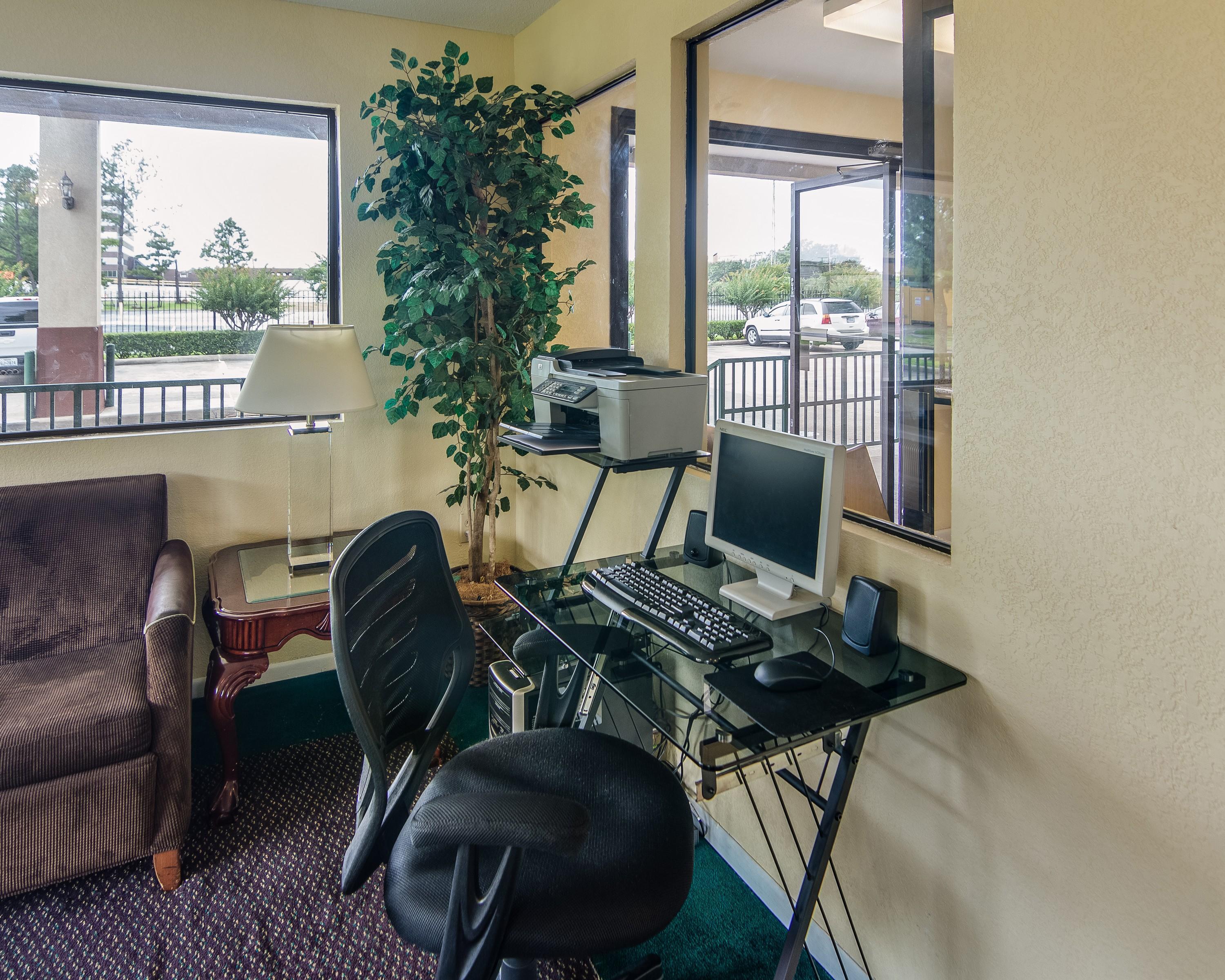 Rodeway Inn & Suites Hwy 290 Nw Houston Exterior photo