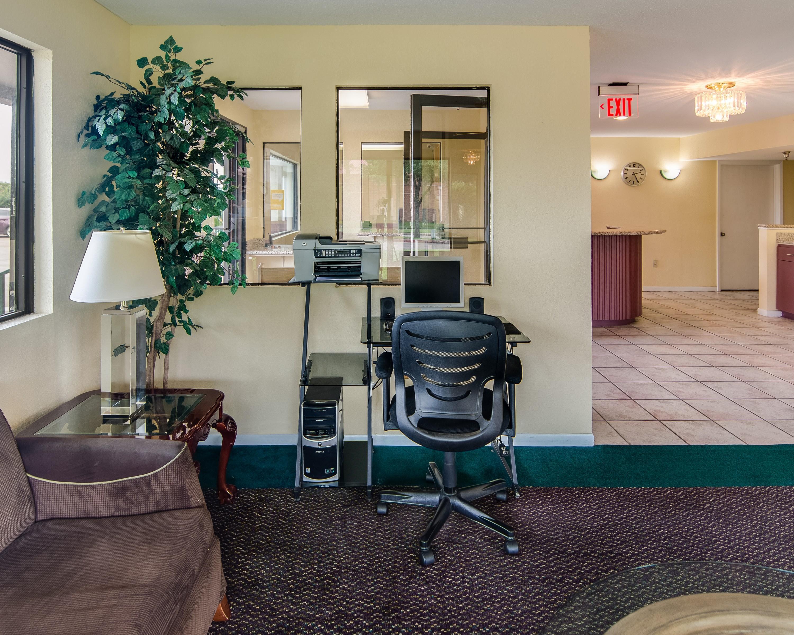 Rodeway Inn & Suites Hwy 290 Nw Houston Exterior photo