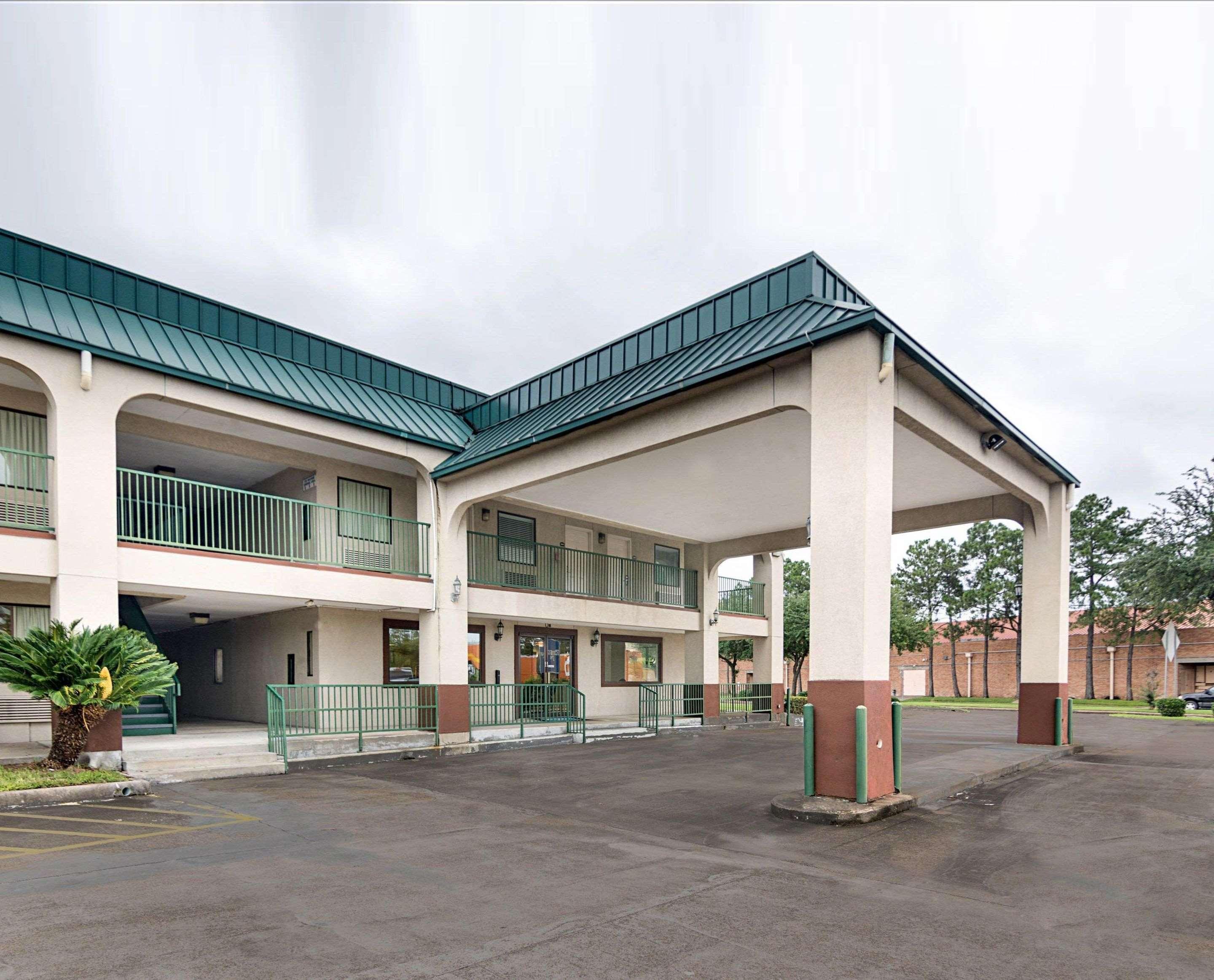 Rodeway Inn & Suites Hwy 290 Nw Houston Exterior photo